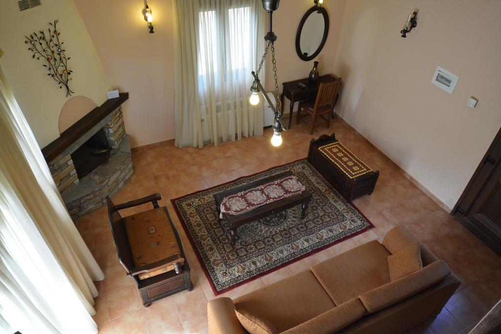 Guesthouse Rodamos 塔克西阿尔希斯 外观 照片